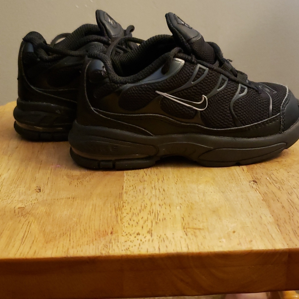 Black Nike Air